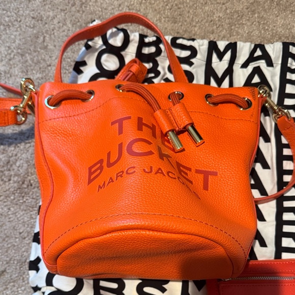 Marc Jacobs Vibrant Orange Bucket Bag - Picture 1 of 4